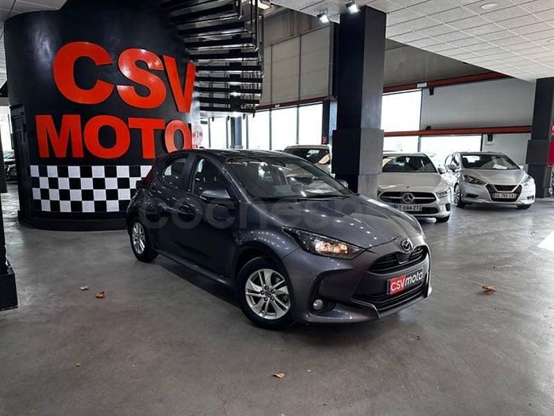 Begagnad Mazda 2 Center-Line 116 HK (85 kW) 2023 Grå Sedan