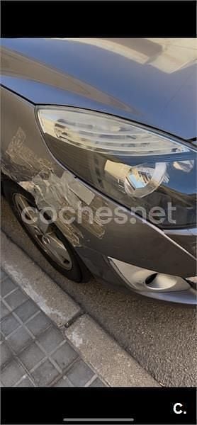 Gris / plata Usado 2010 Renault Grand Scénic III Monovolumen | 4800 € (Super precio) - Imagen 1/4