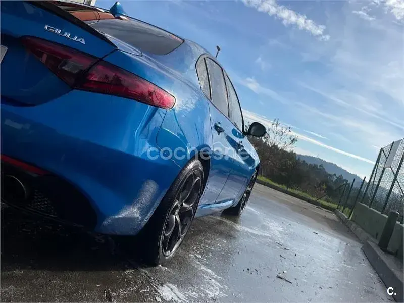 Usado Alfa Romeo Giulia Veloce 280 CV (205 kW) 2017 Azul Berlina