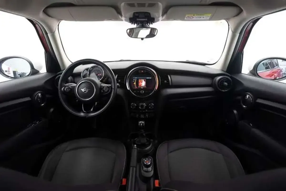 Usado Mini ONE 103 CV (75 kW) 2020 Rojo Utilitario