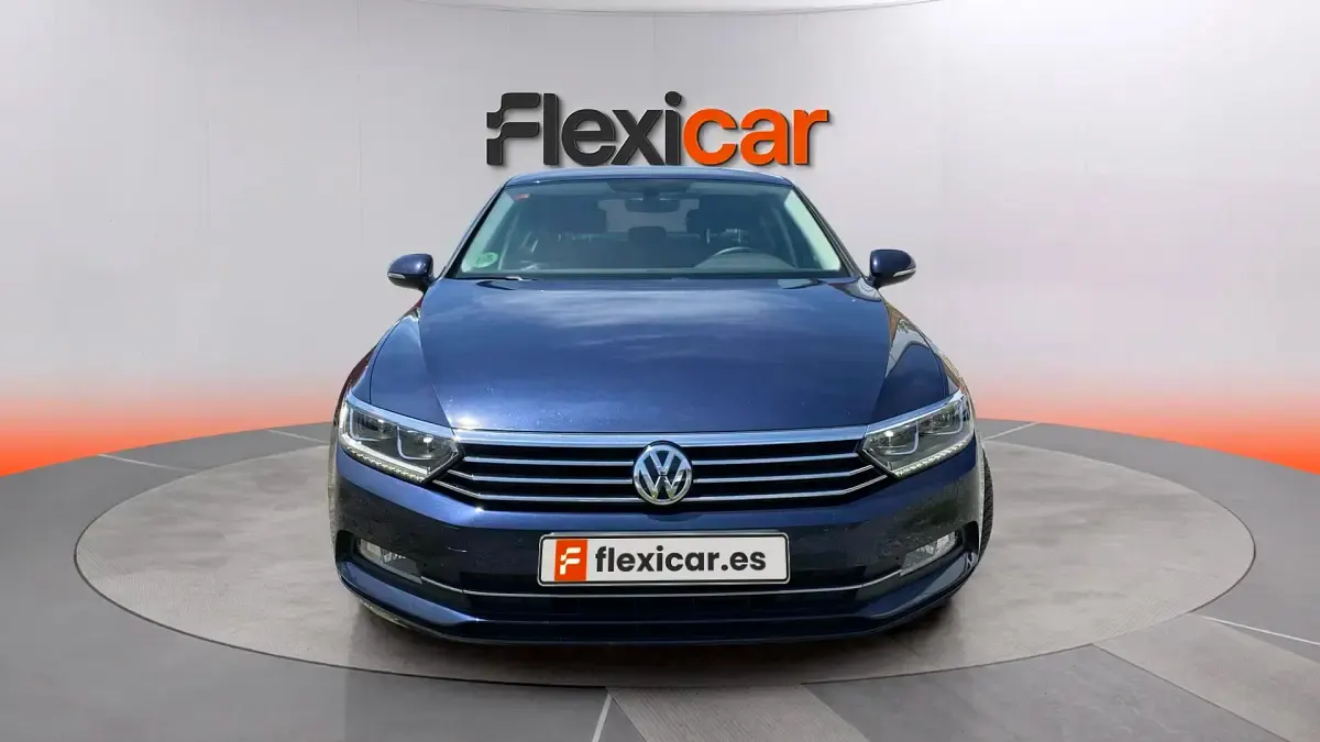 Usado VW Passat Advance 150 CV (110 kW) 2017 Azul Berlina