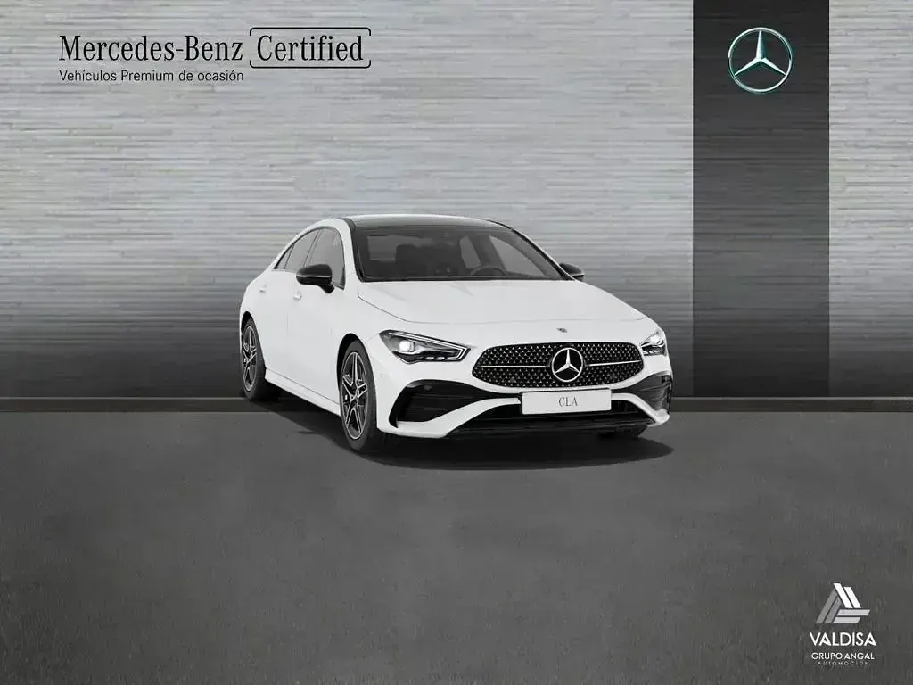 Usado Mercedes CLA200 163 CV (119 kW) 2025 Blanco Berlina