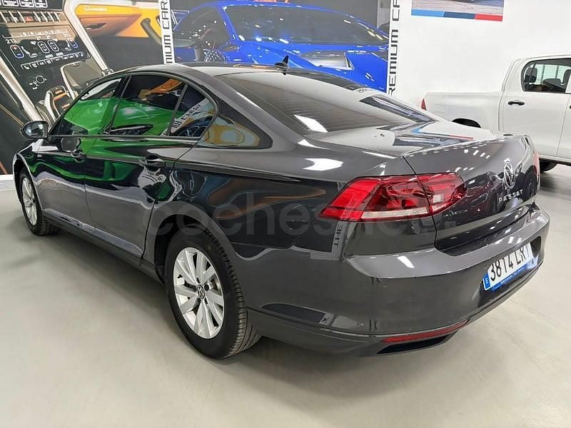 Usado VW Passat Business 122 HP (89 kW) 2022 Cinzento Carrinha