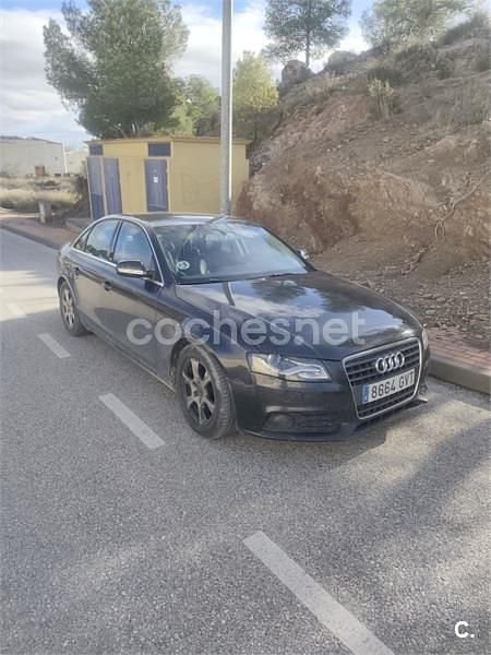 Usado Audi A4 136 CV (100 kW) 2010 Negro Berlina