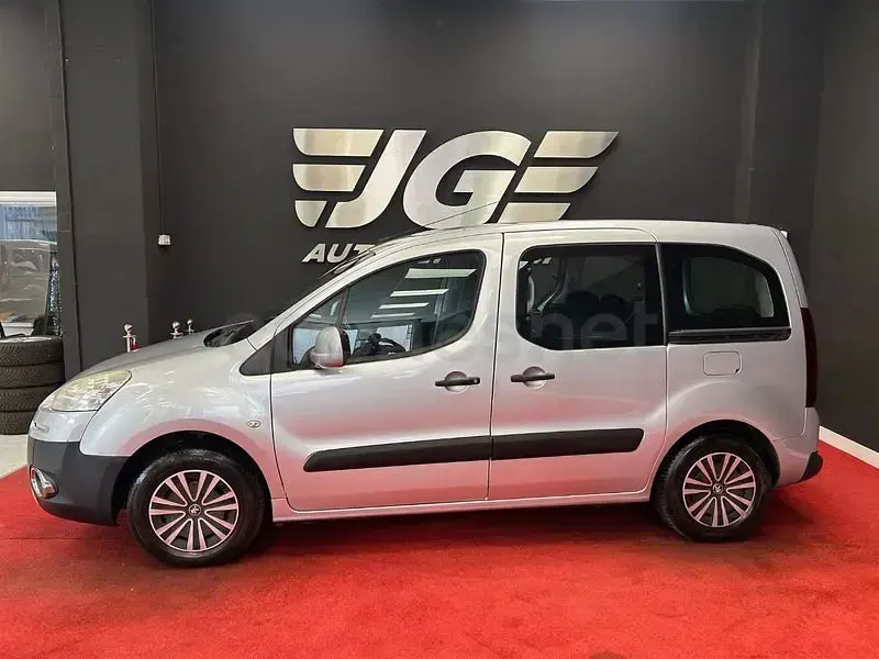 Usado Peugeot Partner Tepee Outdoor 115 CV (84 kW) 2014 Gris / plata Monovolumen