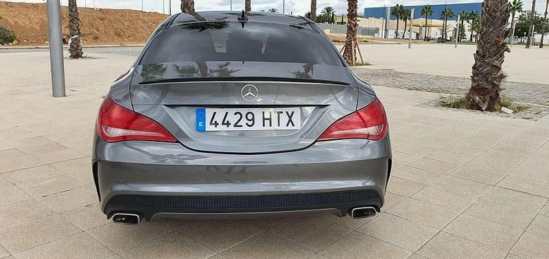 Usado Mercedes CLA220 AMG line 170 CV (125 kW) 2013 Gris / plata Berlina