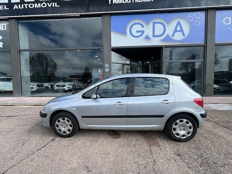 Usado Peugeot 307 90 CV (66 kW) 2002 Gris / plata Berlina