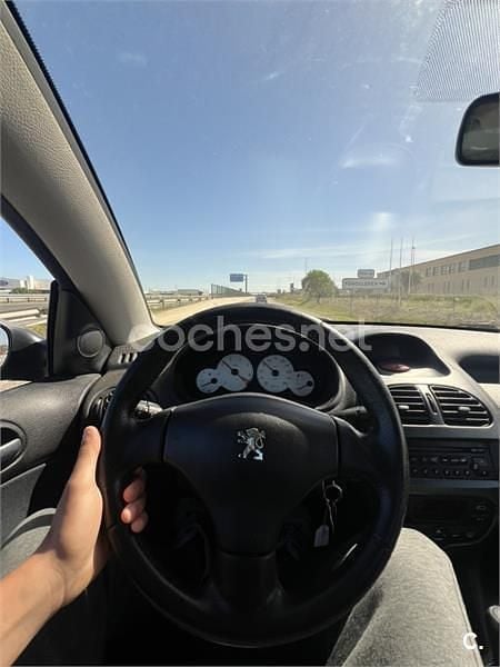Usado Peugeot 206 CC 110 CV (80 kW) 2007 Gris / plata Descapotable