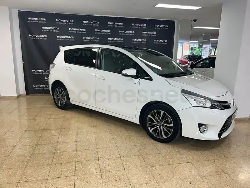 Usado Toyota Verso Comfort 112 CV (82 kW) 2016 Blanco Monovolumen