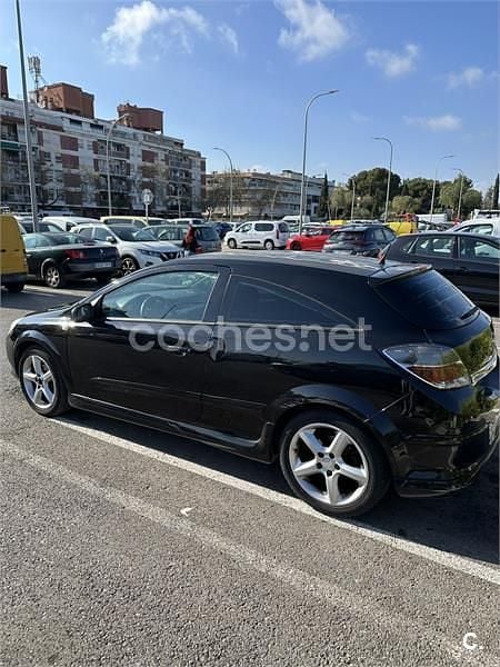 Usado Opel Astra GTC Enjoy 115 CV (84 kW) 2009 Negro Berlina