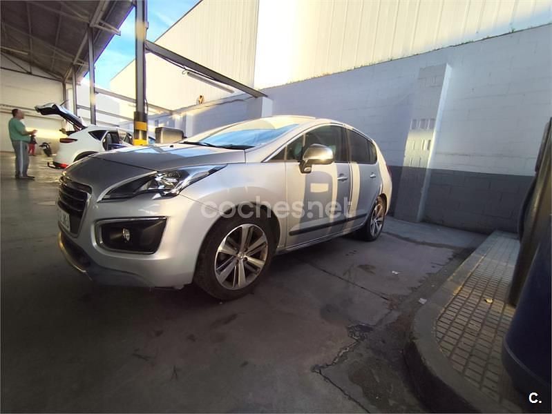 Gris / plata Usado 2015 Peugeot 3008 Allure Berlina | 7800 € (Buen precio) - Imagen 1/4