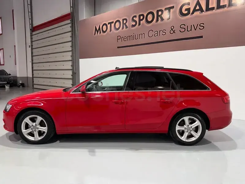 Usado Audi A4 143 CV (105 kW) 2012 Rojo Familiar