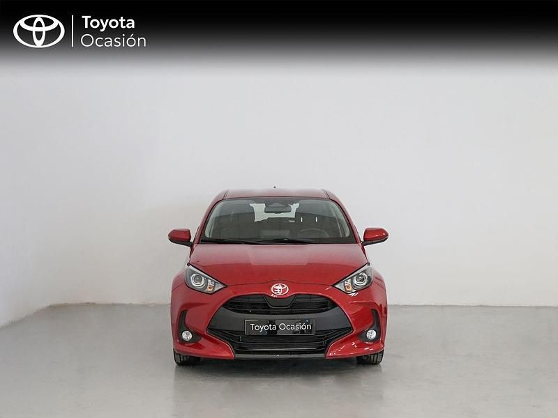 Usado Toyota Yaris Hybrid Active 116 CV (85 kW) 2025 Rojo