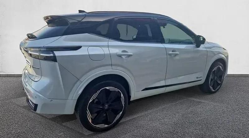 Usado Nissan Qashqai 190 CV (139 kW) 2025 Lunar white con techo midnight SUV