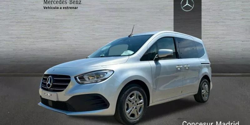 Plata Nuevo 2025 Mercedes 180 Berlina | 30.250 € (Super precio) - Imagen 1/4