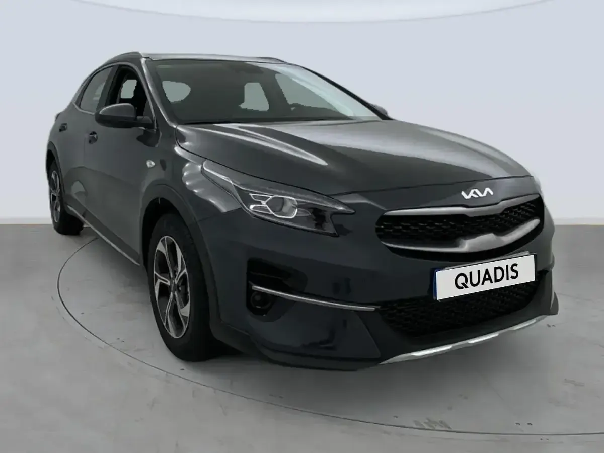 Usado Kia XCeed 120 CV (88 kW) 2022 Gris SUV