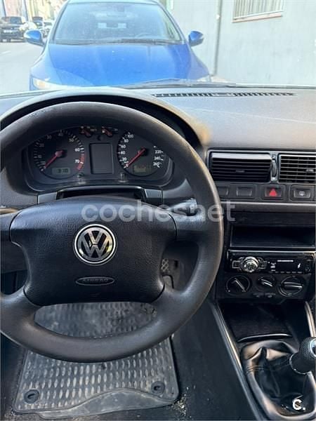 Gris / plata Usado 2002 VW Golf Highline Berlina | 2800 € (Precio justo) - Imagen 1/4