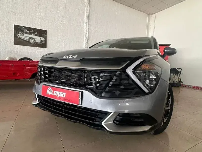 Usado Kia Sportage 150 CV (110 kW) 2024 Gris / plata SUV