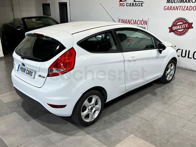 Usado Ford Fiesta Sport 95 CV (69 kW) 2010 Blanco Utilitario