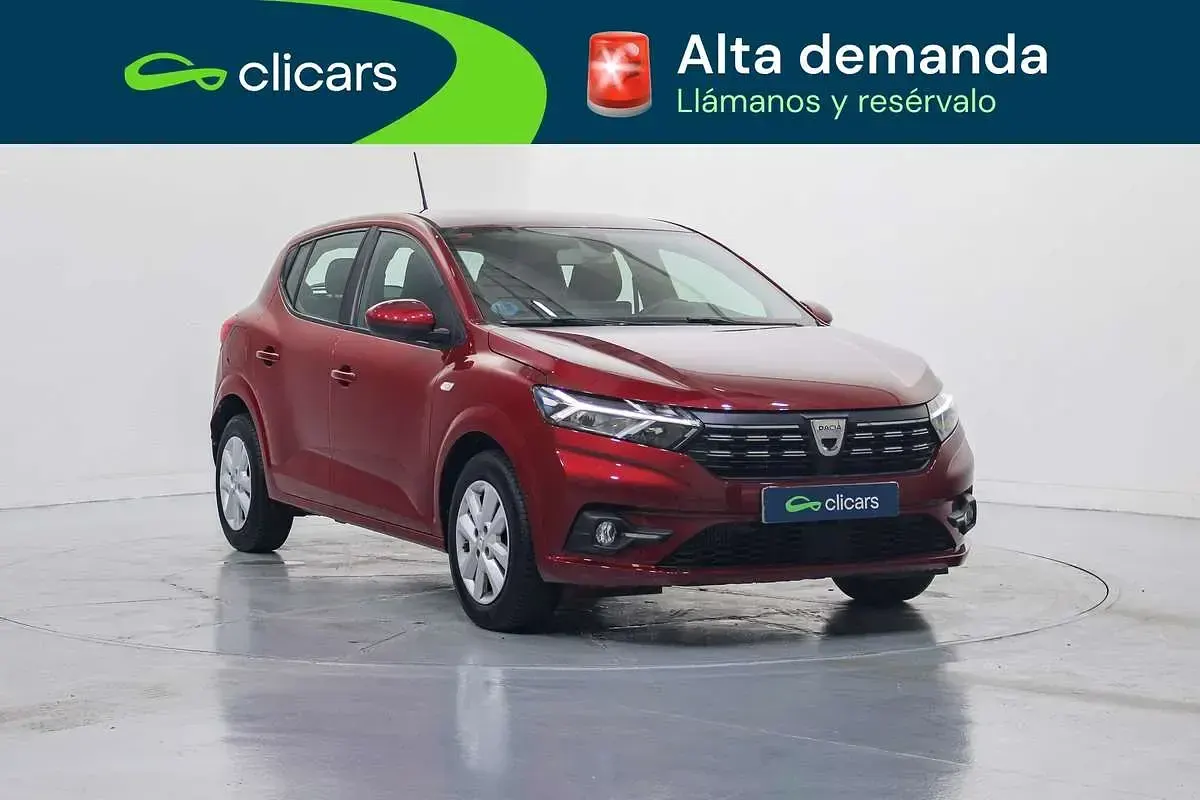Usado Dacia Sandero Comfort 101 CV (74 kW) 2022 Rojo Utilitario
