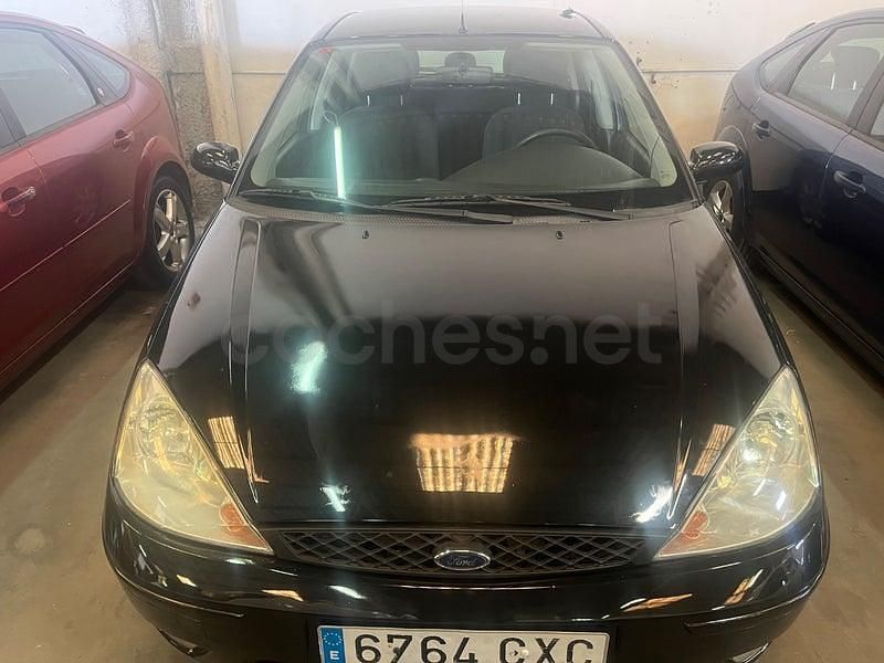 Usado Ford Focus Trend 100 CV (73 kW) 2004 Negro Berlina