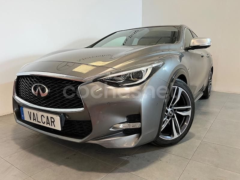 Gris / plata Usado 2018 Infiniti Q30 Sport Tech Utilitario | 18.990 € (Precio justo) - Imagen 1/4