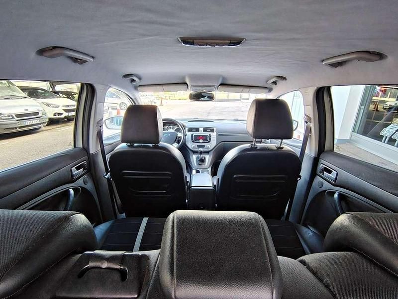 Usado Ford Kuga Trend 136 HP (100 kW) 2008 Bege SUV