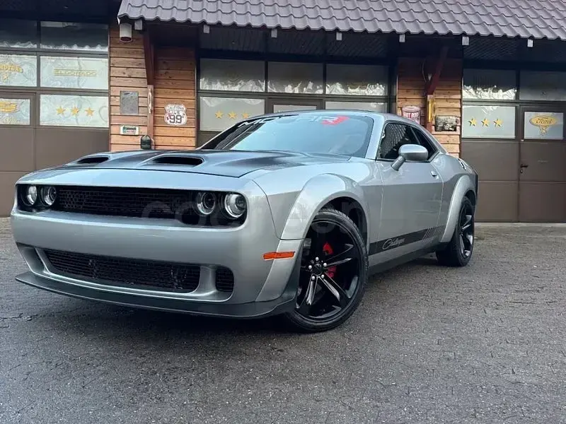 Usado Dodge Challenger 375 CV (275 kW) 2023 Gris / plata Coupe