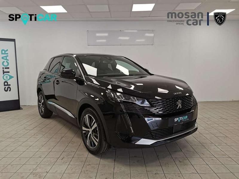 Usado Peugeot 3008 Allure 131 CV (96 kW) 2024 Negro SUV