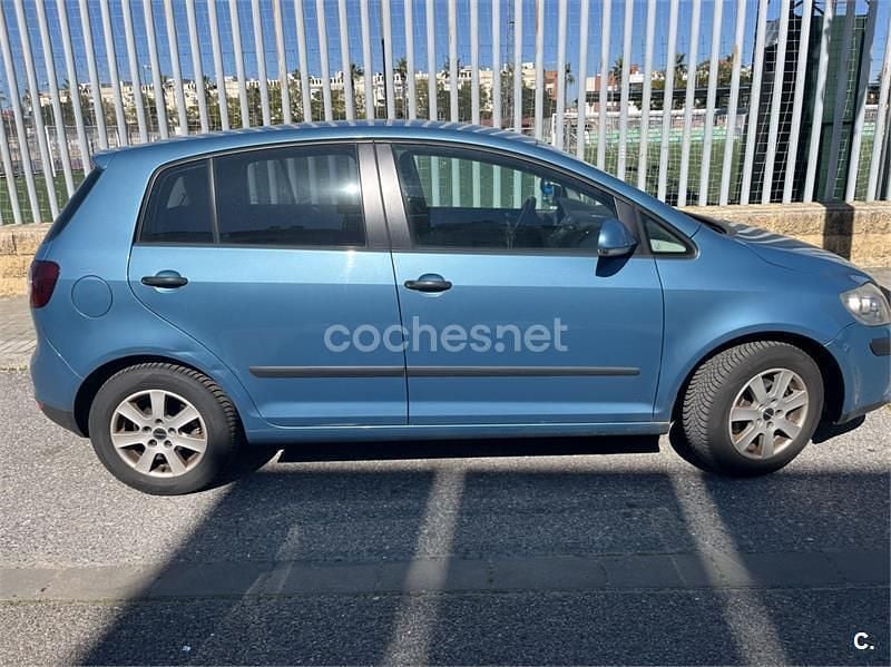 Usado VW Golf IV 75 CV (55 kW) 2005 Azul Berlina