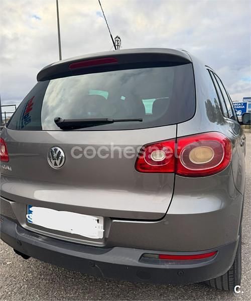 Usado VW Tiguan 140 CV (102 kW) 2008 Gris / plata SUV