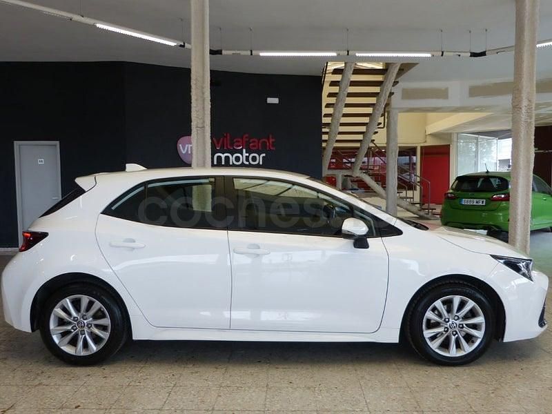 Usado Toyota Corolla Active 140 CV (102 kW) 2023 Blanco Berlina