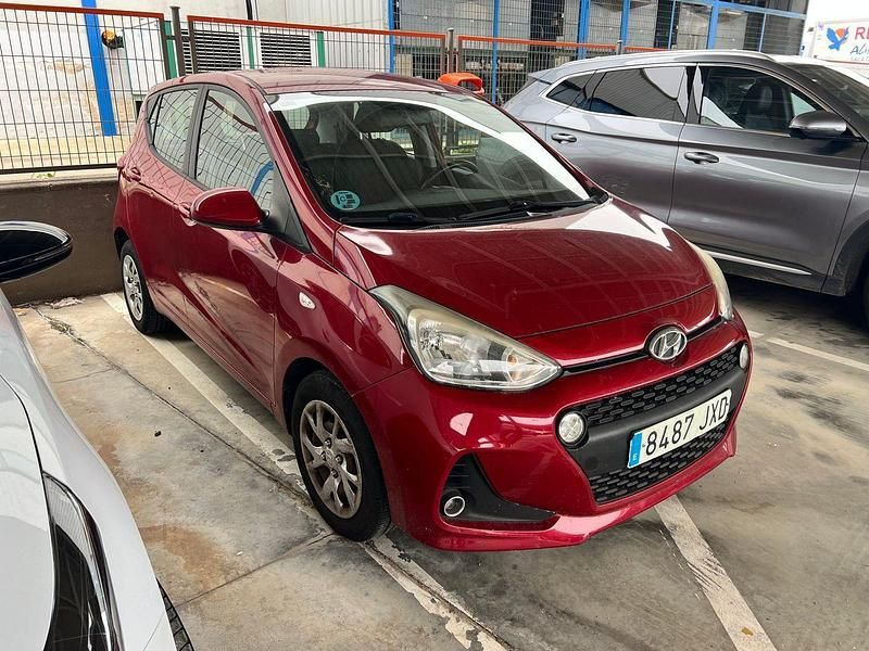 Usado Hyundai i10 87 CV (63 kW) 2017 Rojo Utilitario