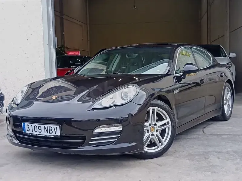 Usado Porsche Panamera 4S 400 CV (294 kW) 2012 Negro Utilitario