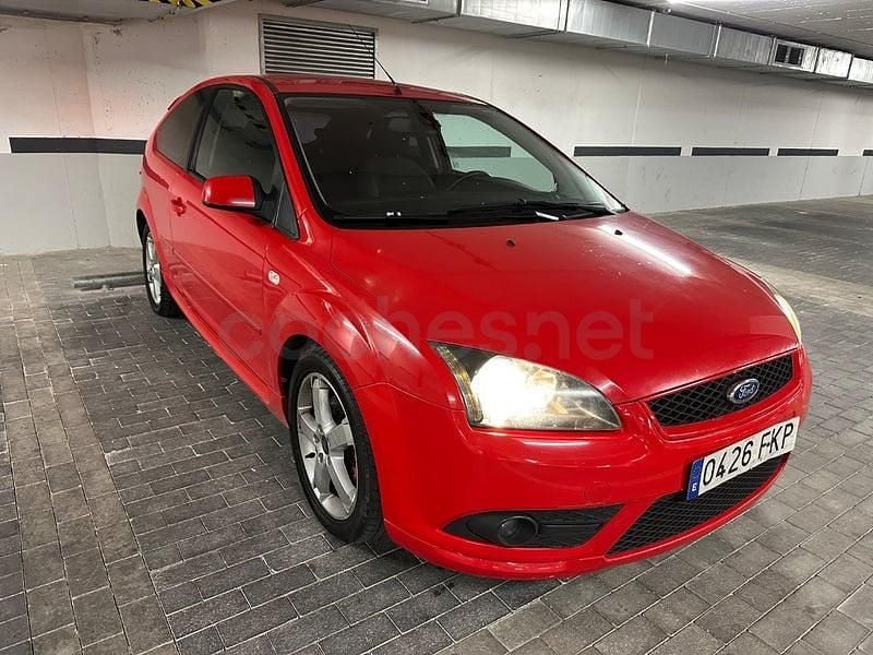 Usado Ford Focus Sport 115 CV (84 kW) 2007 Rojo Berlina