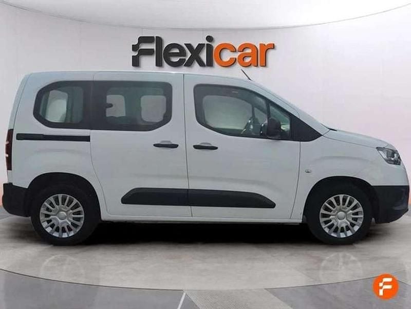 Usado Toyota Proace Active 131 CV (96 kW) 2021 Blanco Monovolumen