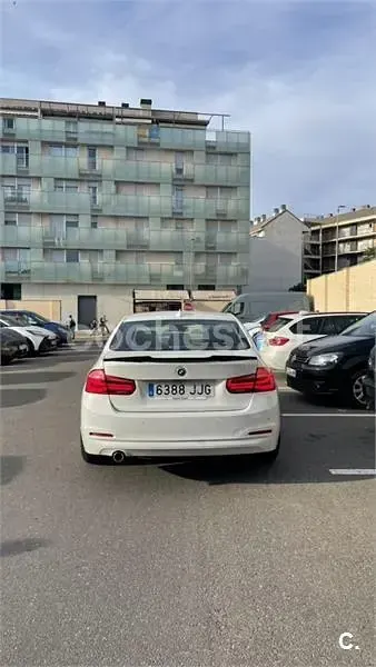 Usado BMW 318 Comfort Edition 143 CV (105 kW) 2015 Blanco Berlina