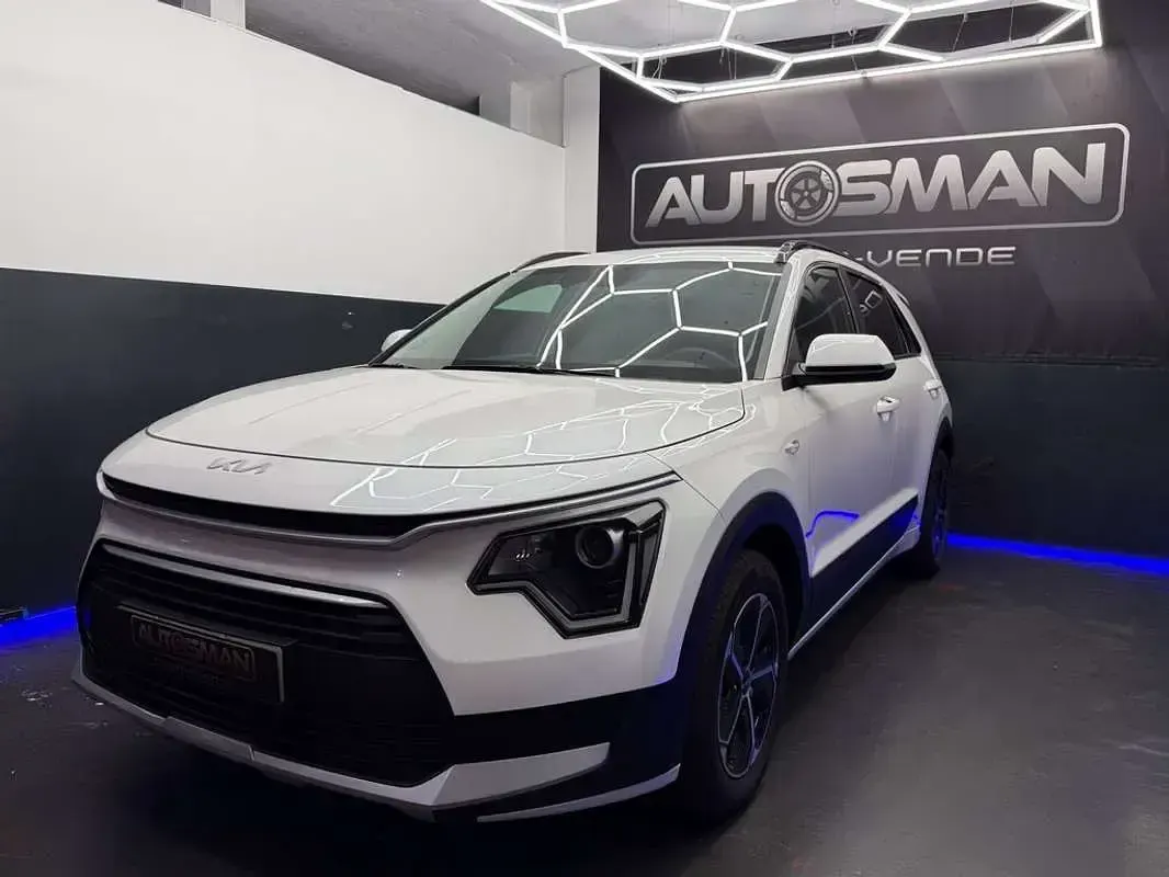Usado Kia Niro 141 CV (103 kW) 2023 Blanco SUV