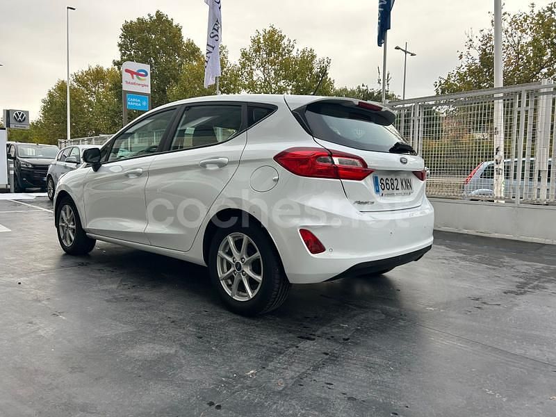 Usado Ford Fiesta Trend 86 CV (63 kW) 2018 Blanco Berlina