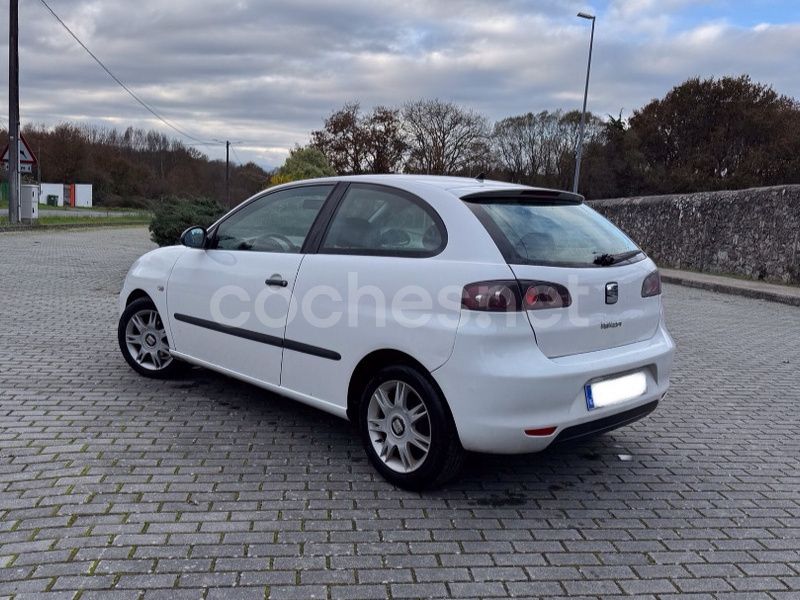 Usado Seat Ibiza Reference 70 CV (51 kW) 2008 Blanco Berlina
