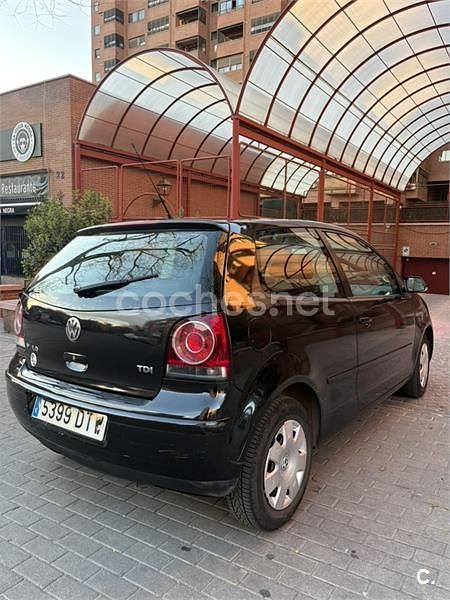 Usado VW Polo Advance 70 CV (51 kW) 2006 Negro Utilitario