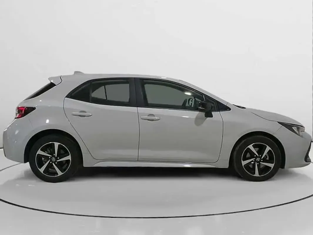Usado Toyota Corolla Business Edition 140 CV (102 kW) 2025 Gris Utilitario