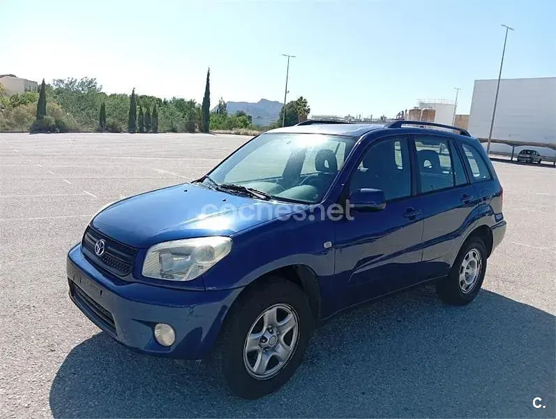 Usado Toyota RAV4 129 CV (94 kW) 2000 Azul Familiar