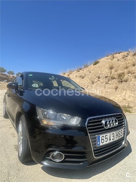 Negro Usado 2013 Audi A1 Sportback Attraction Utilitario | 5999 € (Super precio) - Imagen 1/4