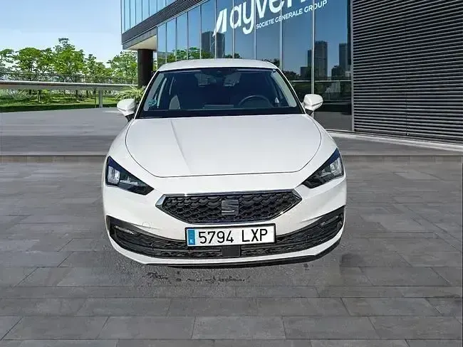Usado Seat Leon Style 116 CV (85 kW) 2022 Blanco Utilitario