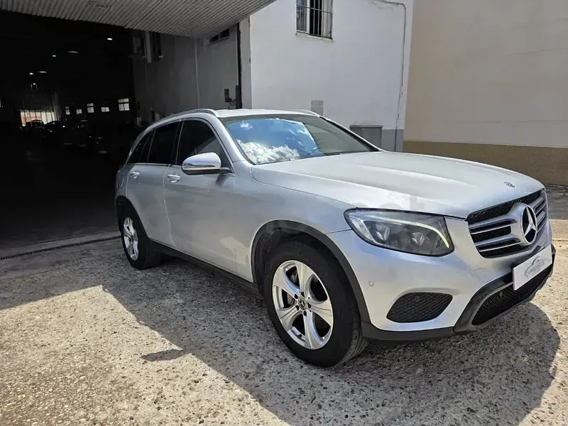 Usado Mercedes GLC250 204 CV (150 kW) 2018 Gris / plata SUV