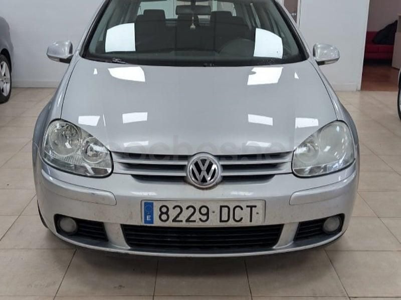 Usado VW Golf IV Sportline 102 CV (75 kW) 2005 Gris / plata Berlina