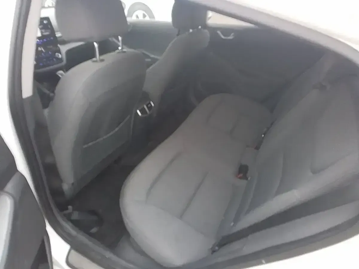 Usado Hyundai Ioniq 141 CV (103 kW) 2020 Blanco Utilitario