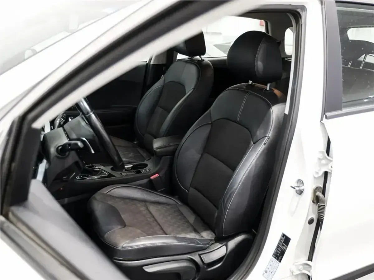Usado Kia Niro 141 CV (103 kW) 2021 Blanco SUV