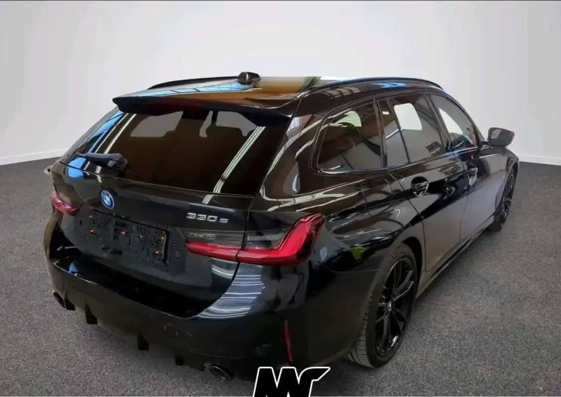 Usado BMW 330e M Sport 292 CV (214 kW) 2022 Negro Familiar